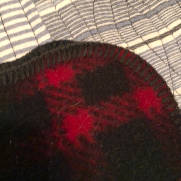 Plaid Blanket/Throw blanket - Picture 2 of 3